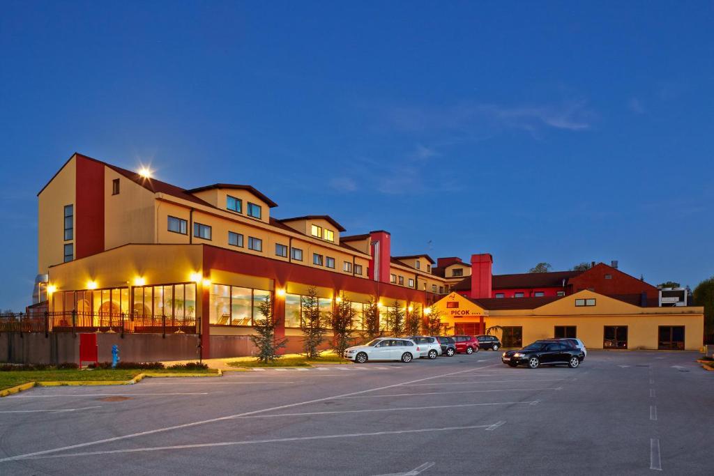 Hotel Picok Thurdevac Екстер'єр фото